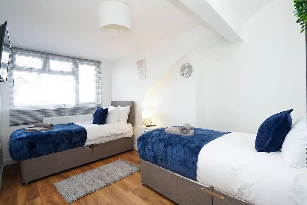 Apartmán 3 Bedroom Home With Free Parking Leeds  Velká Británie