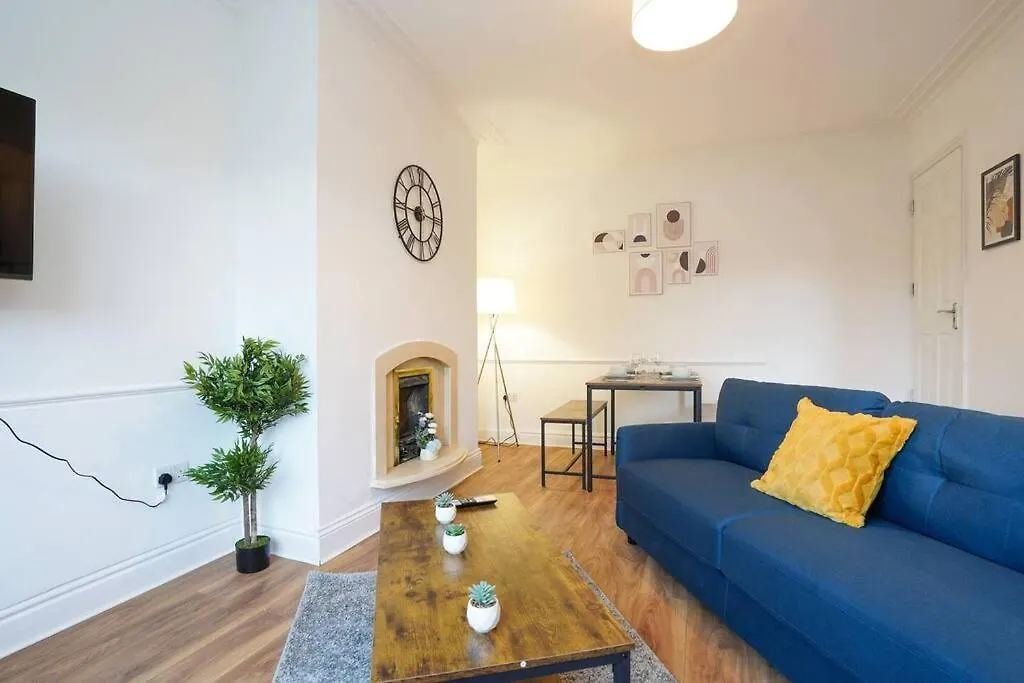 Apartmán 3 Bedroom Home With Free Parking Leeds